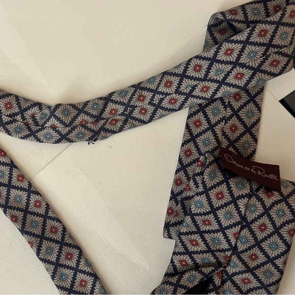 Ties $5
Or buy 4 for 15 and free shipping - Picture 2 of 3